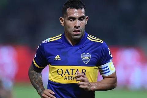 كارلوس تيفيز يعلن اعتزاله كرة القدم